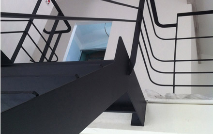 Amenagement design - escalier métal - contemporain - côte d'azur - provence